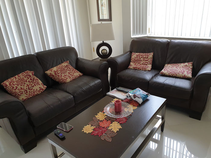 Airbnb Guest Tests Air Quality Due To Mold Smell As The Host Denied The Issue, Gets Alarming Results