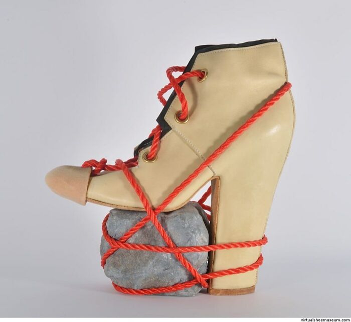 Bondage By Caroline Verbrugghe