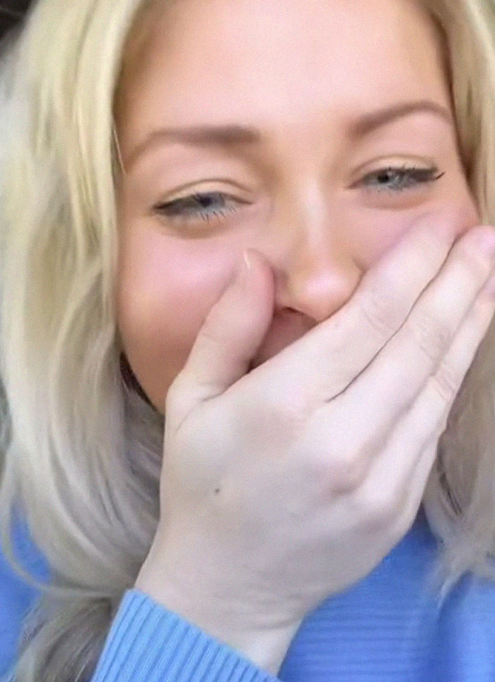 “I Kept It Secret For 25 Years”: Woman Reveals She’s Literally Responsible For Sister’s Birth “I Kept It Secret For 25 Years”: Woman Reveals She’s Literally Responsible For Sister’s Birth