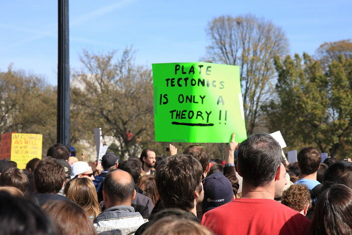 30 "Now-False Facts" That Were Really Taught In Schools, But Did Not Stand The Test Of Time