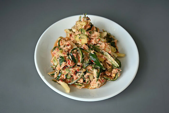 "Kylie Jenner Ramen 'Recipe'": 30 Stupid Food Trends Started On Social Media, According To Folks Online