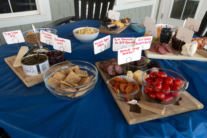 "Kylie Jenner Ramen 'Recipe'": 30 Stupid Food Trends Started On Social Media, According To Folks Online