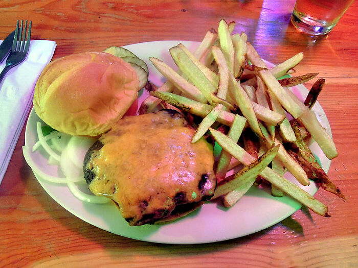 "Kylie Jenner Ramen 'Recipe'": 30 Stupid Food Trends Started On Social Media, According To Folks Online