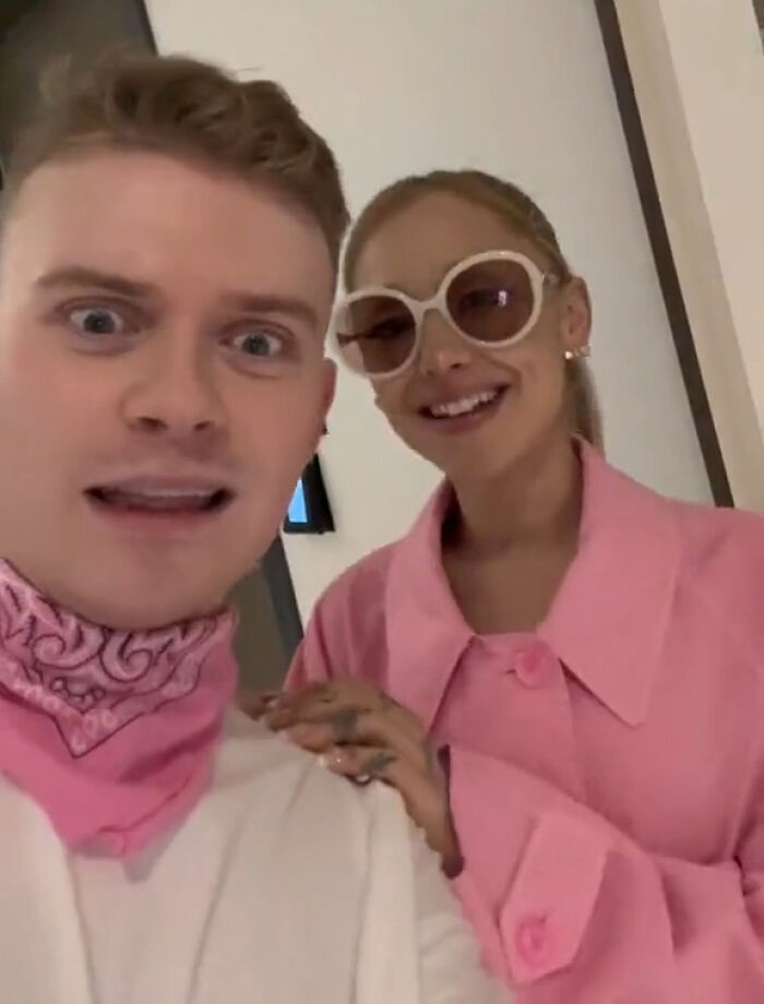 Vice President Kamala Harris Makes People React After Attending Beyoncé Show In A Gold Shirt Vice President Kamala Harris Makes People React After Attending Beyoncé Show In A Gold Shirt