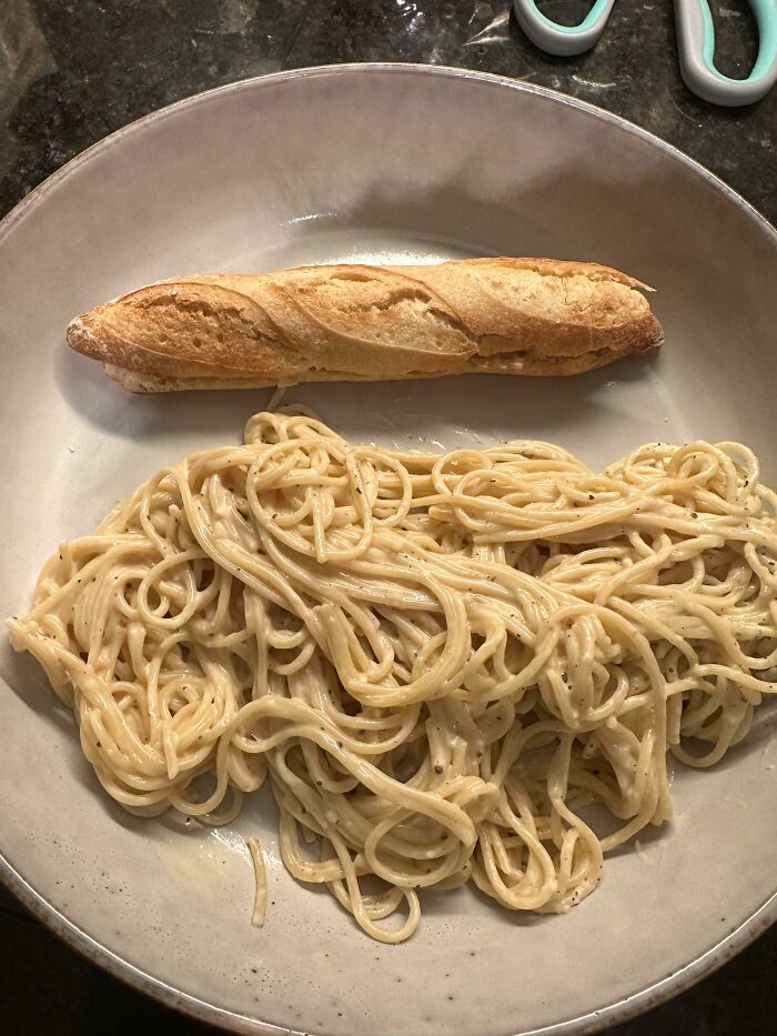 My New Hyper Fixation Meal: Mini Baguette Served With Spaghetti Tossed In Rao’s Alfredo Sauce