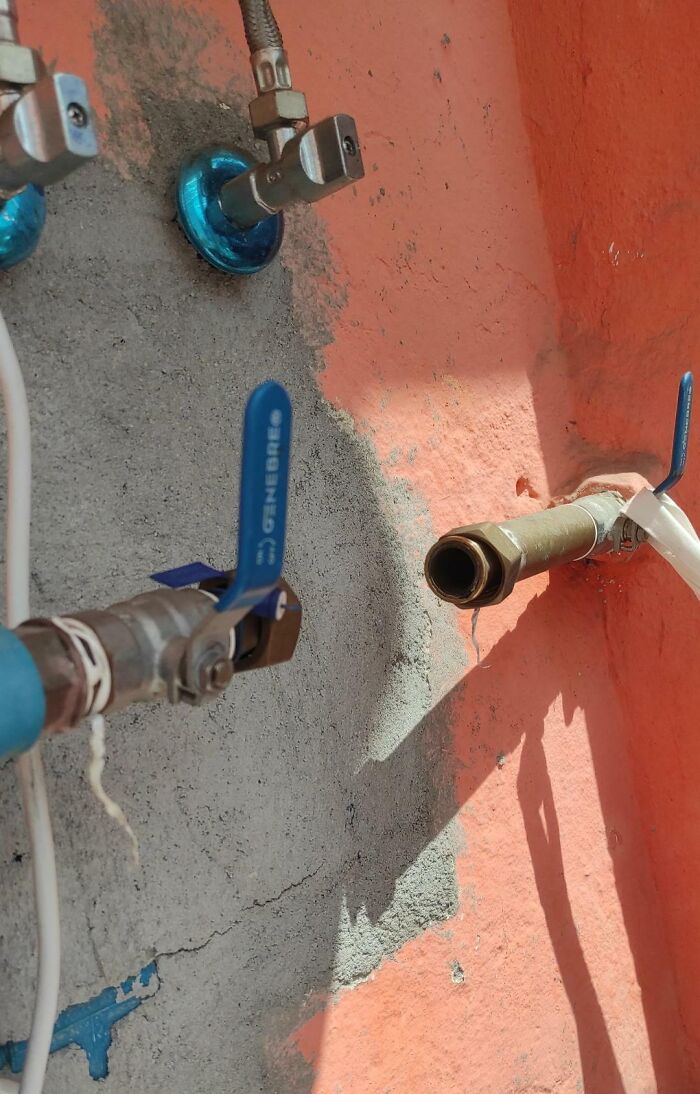 Landlord "Didn't Know" He Wasn't Paying A Water Bill, A Water Company Guy Came, Reported Fraud And Took The Water Pipe With Him