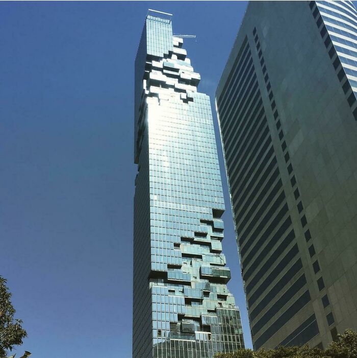 Building Loading... 89%