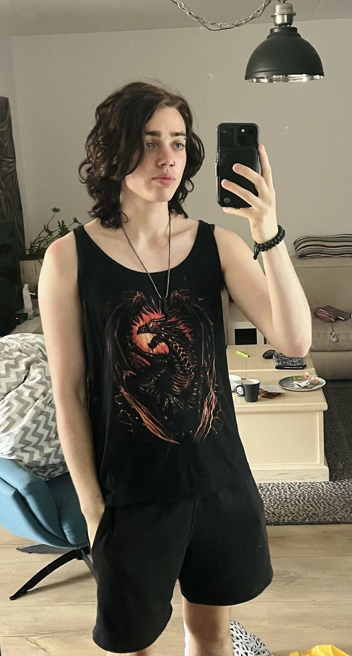 1,5 Years After Getting A Buzz Cut