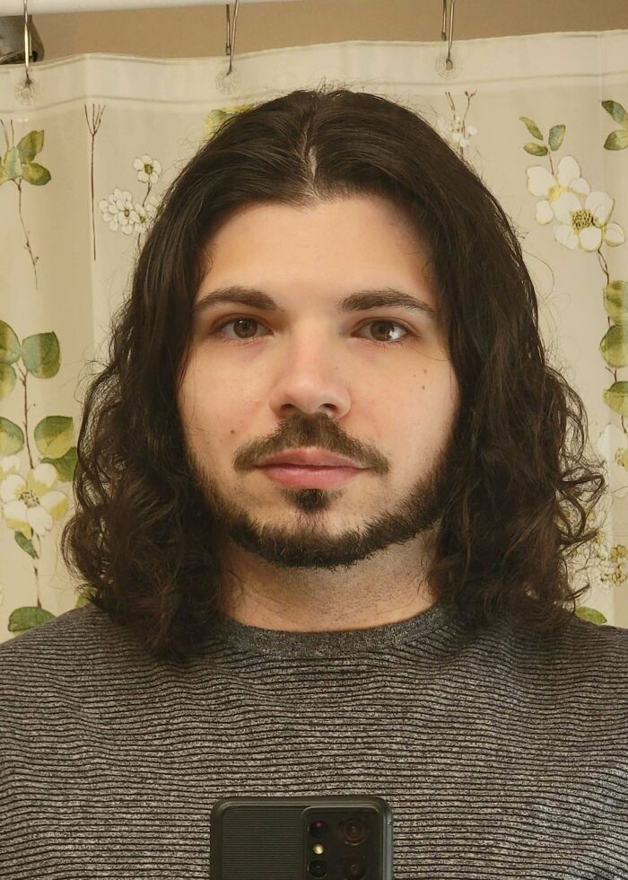 Does A Mid Part Or Side Part Look Better On Me?