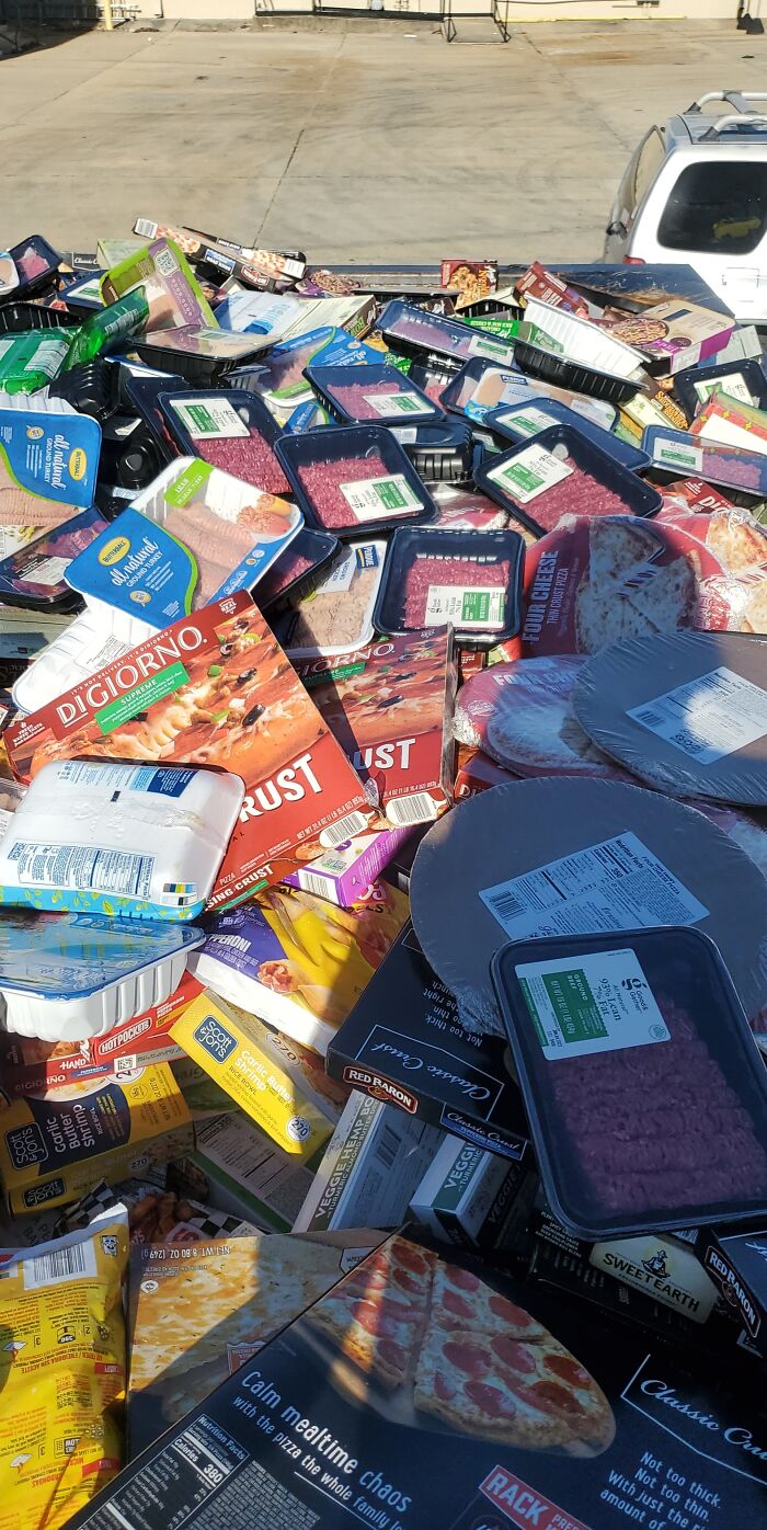 Dumpster Absolutely Full Of Still Frozen Meat And Food. Got Free $13 Ribeyes. Couldnt Take All