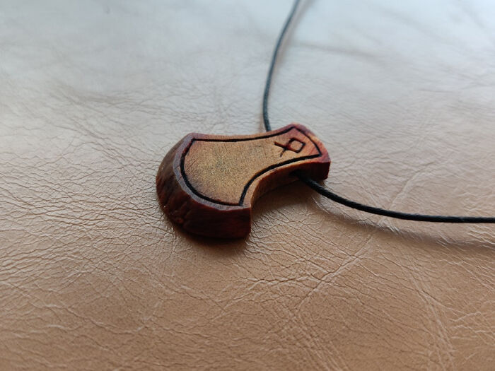 I Carve Avocado Seeds And Made This Axe Necklace! 🥑