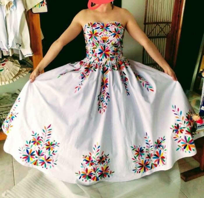 This Is My Multicoloured Wedding Dress. I'm At A Loss Of Which Flowers To Go For Or Bridesmaid Dresses' Colour. Help!! This Is My Multicoloured Wedding Dress. I'm At A Loss Of Which Flowers To Go For Or Bridesmaid Dresses' Colour. Help!!