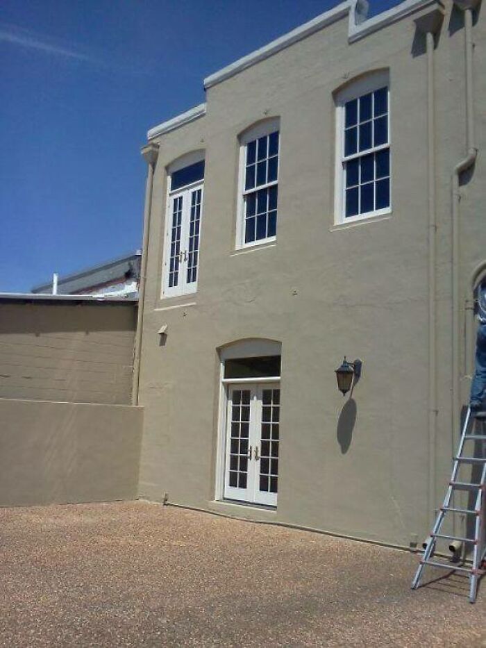 Some Pple Just Loveeee Those Doors