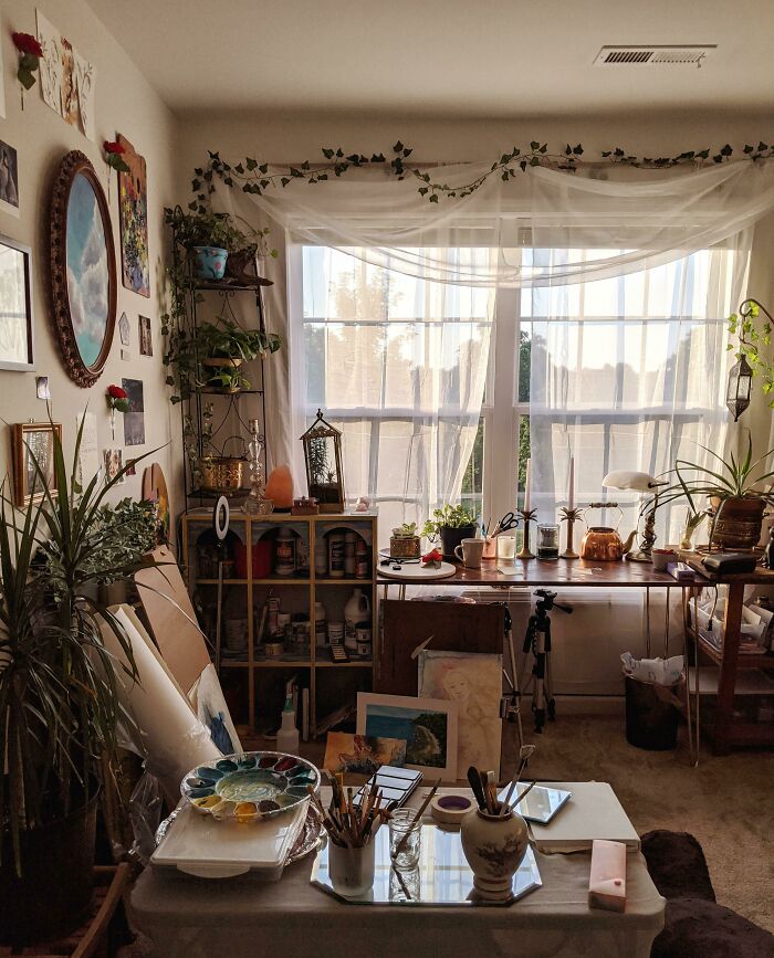 Have Been Spending The Past 2 Weeks Making This Cottagecore-Esque Art Studio!