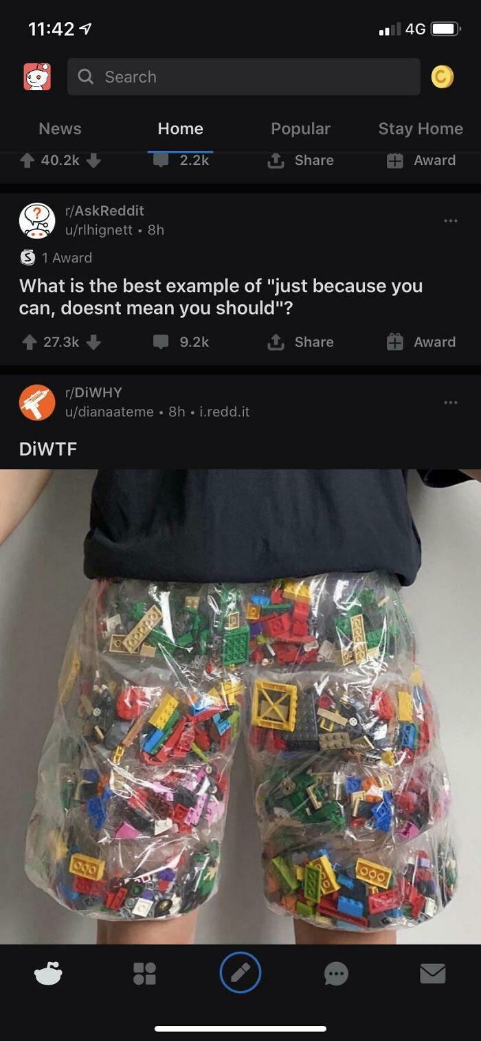 When Reddit Answers Itself