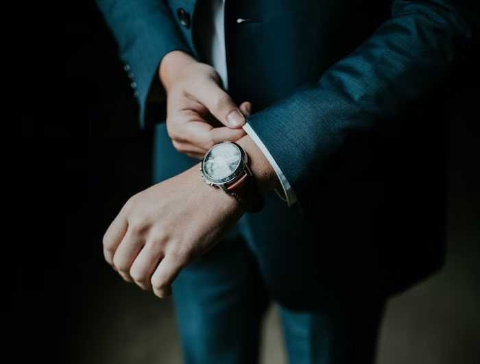 Woman Doesn't Want To Share Lottery Winnings With Husband's Friend, Gets Told To Stay Wary Woman Doesn't Want To Share Lottery Winnings With Husband's Friend, Gets Told To Stay Wary