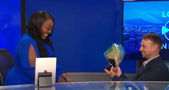 News Reporter Stunned As Boyfriend Plans A Surprise Proposal On Set News Reporter Stunned As Boyfriend Plans A Surprise Proposal On Set