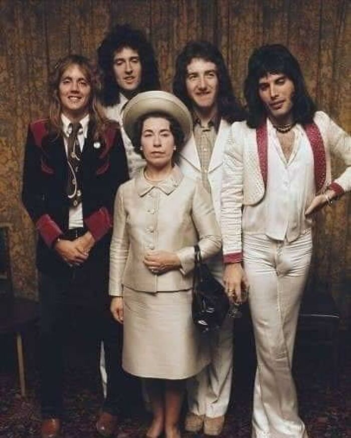 50 Incredible History Moments That Were Caught On Camera Decades Ago