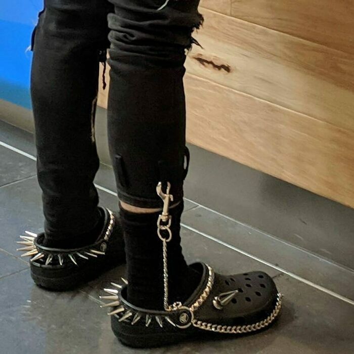 30 "Cursed Images" That Give Off An Uneasy Vibe, As Shared By This Instagram Page