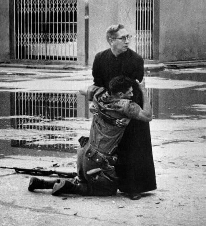 50 Incredible History Moments That Were Caught On Camera Decades Ago