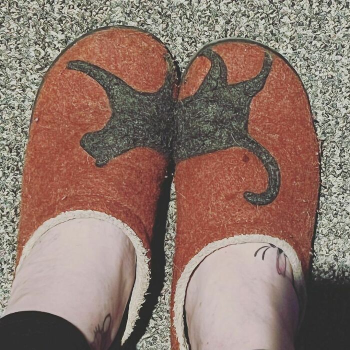 It’s Been 5 Hours Since I Got To Work And I Just Realized I’m Still Wearing My Slippers From This Morning