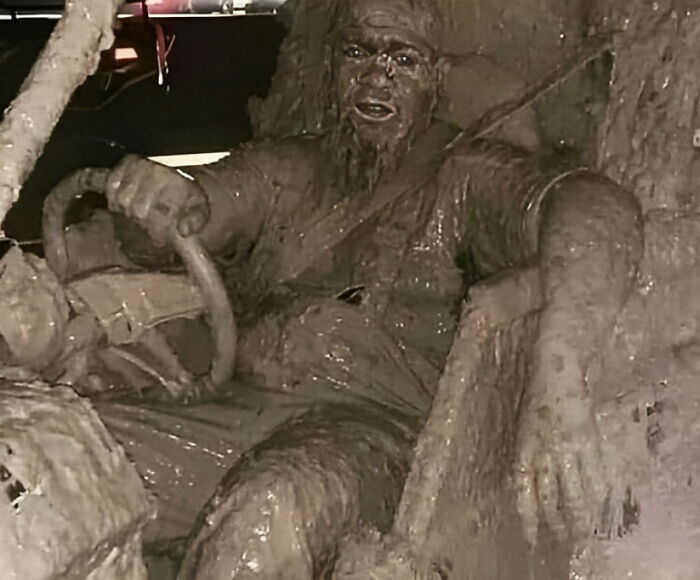 30 Pics That Raise More Questions Than Answers, Posted By "Images That Need More Context"