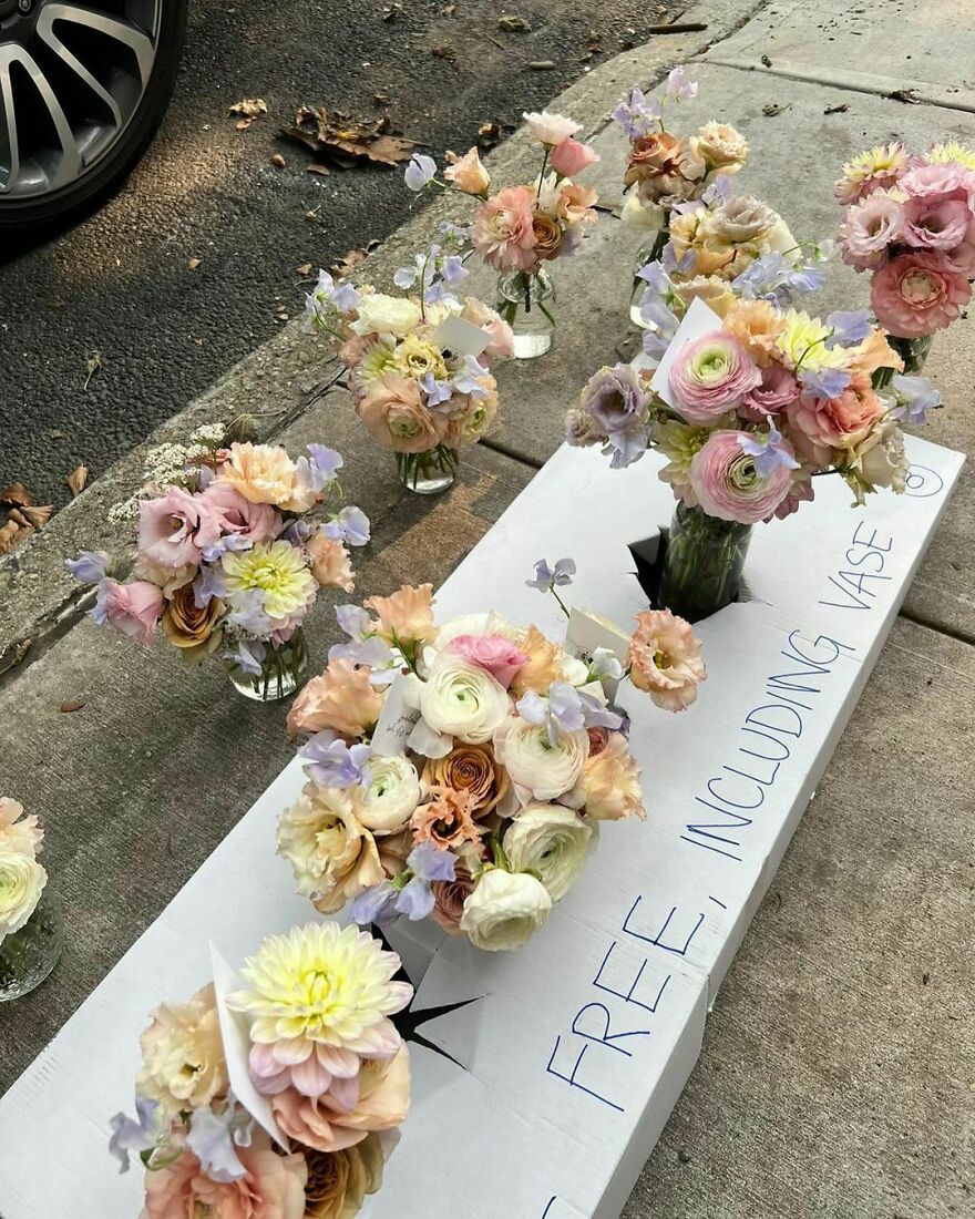 Hi free including vase outside 73 skillman avenue between lorimer and Leonard
