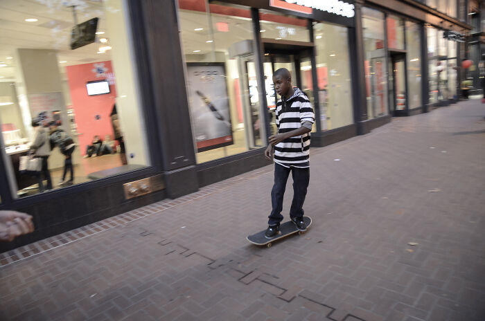 My 30 Photographs Documenting Daily Life Amidst San Francisco's Residents And Workers