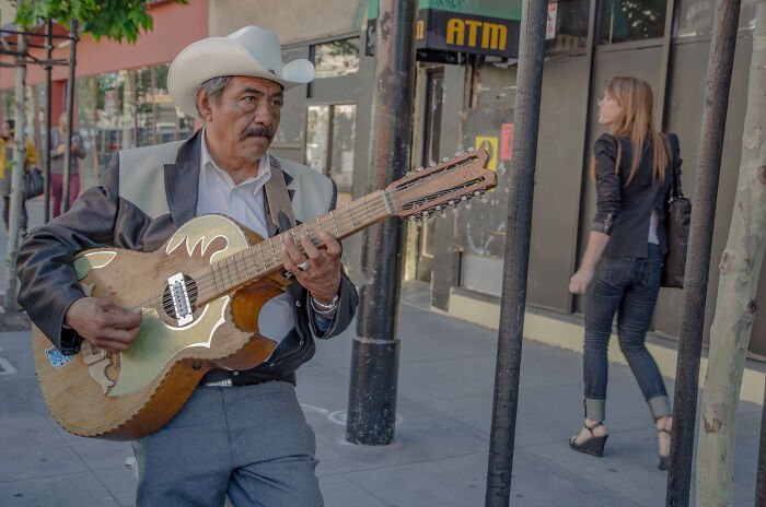 My 30 Photographs Documenting Daily Life Amidst San Francisco's Residents And Workers