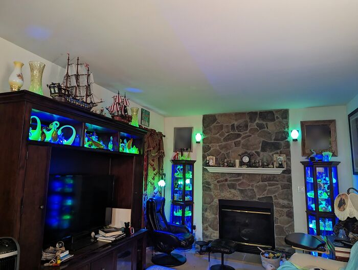 I Collect Vaseline Glass. Glass That Was Made With Trace Amounts Of Uranium So That It Glows Under Blacklight Or Other UV Light. Perfectly Safe, There's More Natural Uranium In Your Banana