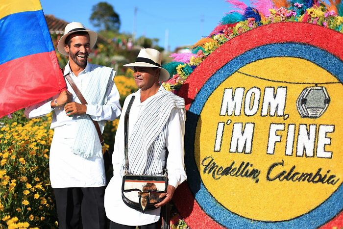 "Mom I'm Fine", The Instagram Account That Serves To Calm The Mother(New Pics)