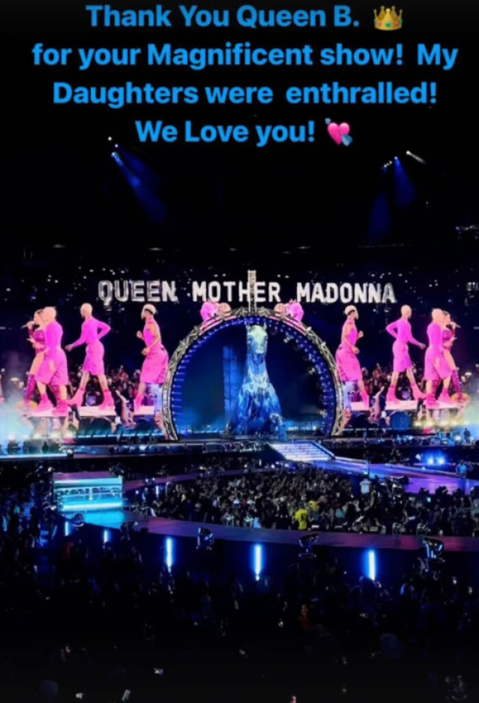 Vice President Kamala Harris Makes People React After Attending Beyoncé Show In A Gold Shirt Vice President Kamala Harris Makes People React After Attending Beyoncé Show In A Gold Shirt