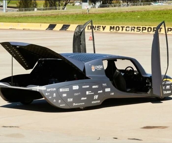 Australian Student Build The World’s Fastest Solar-Powered Ev, Which Travels 1000 Km On Single Charge