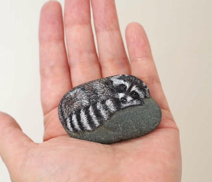 Japanese Artist Turns Stones Into Tiny Animals And They&rsquo;re Extremely Adorable