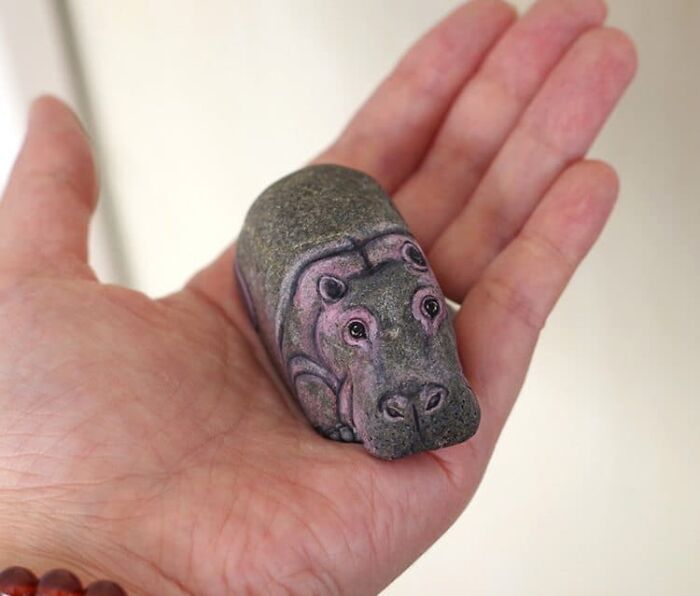 Japanese Artist Turns Stones Into Tiny Animals And They&rsquo;re Extremely Adorable