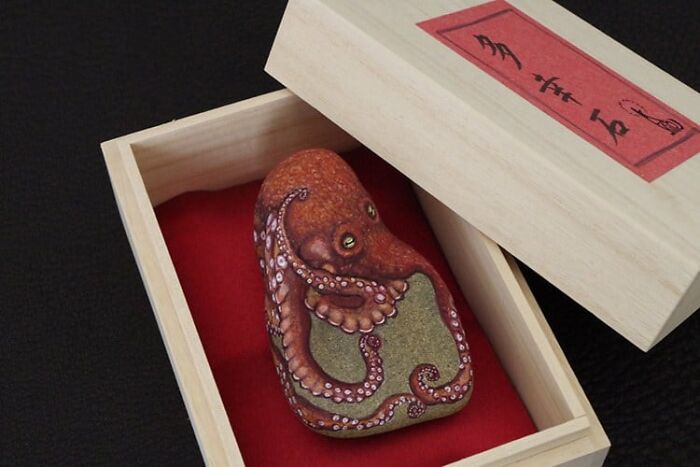 Japanese Artist Turns Stones Into Tiny Animals And They&rsquo;re Extremely Adorable