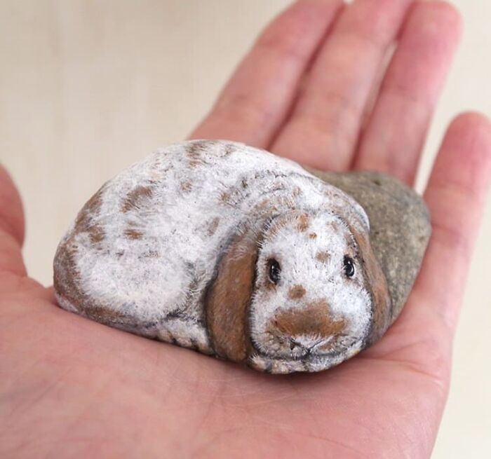 Japanese Artist Turns Stones Into Tiny Animals And They&rsquo;re Extremely Adorable
