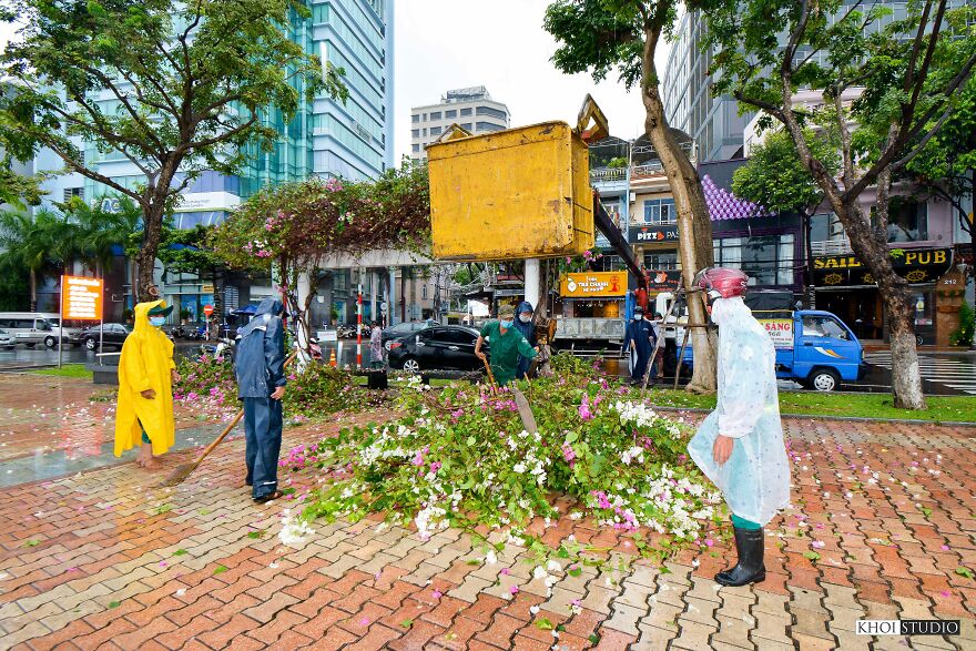 I Documented People Racing Against Time Before Typhoon Noul Hit Da Nang City In Vietnam