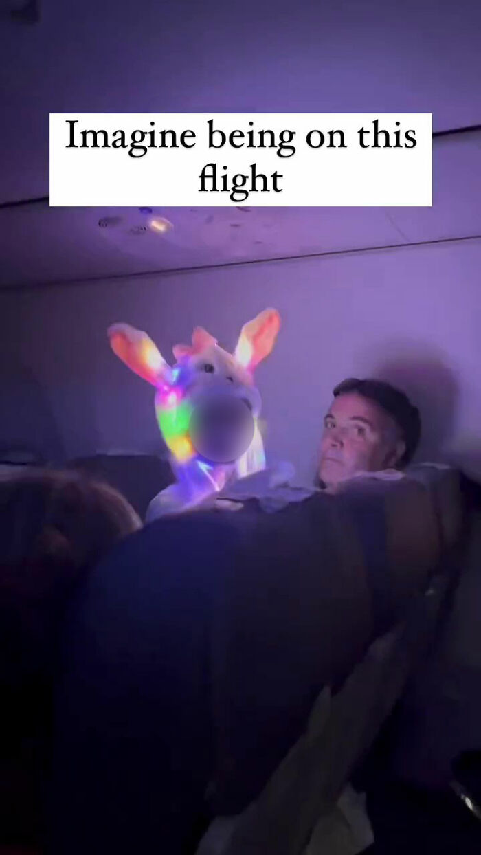 People Are &ldquo;Sick&rdquo; Of Parents Not Controlling Their Kids After One Brings Light-Up Hat To Red-Eye