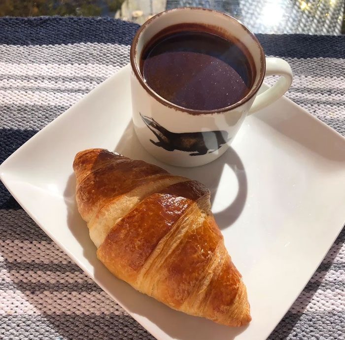 &ldquo;So Uncultured&rdquo;: Woman Shamed For Her Croissant &lsquo;Etiquette&rsquo; Until Her French BF Intervenes