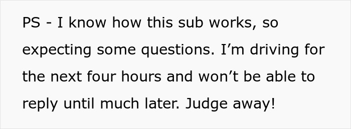 Dad Asks 19YO To Stop Flushing Tampons Down The Toilet Due To Possible Plumbing Issues, Drama Ensues Dad Asks 19YO To Stop Flushing Tampons Down The Toilet Due To Possible Plumbing Issues, Drama Ensues