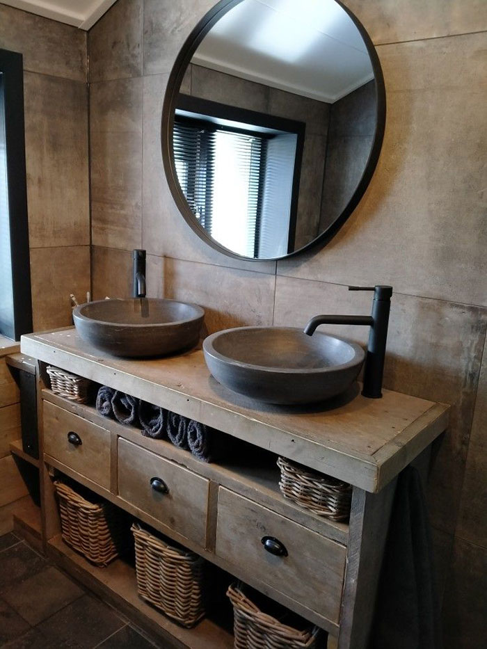 Vintage Bathrrom Vanity In Modern Bathroom Design Vintage Bathrrom Vanity In Modern Bathroom Design