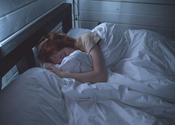 “Foil Over Your Windows”: 30 Of The Best ‘Poor People’ Life Hacks