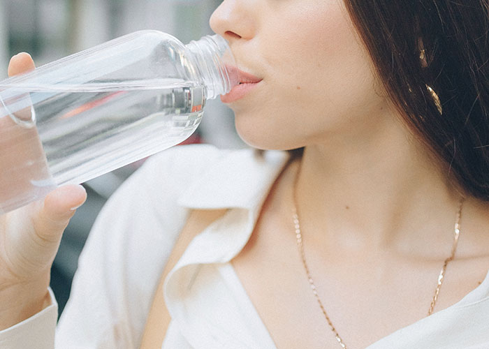 “Foil Over Your Windows”: 30 Of The Best ‘Poor People’ Life Hacks