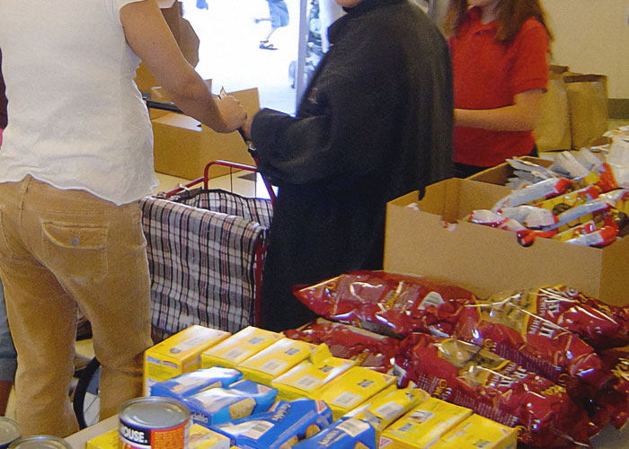 “Foil Over Your Windows”: 30 Of The Best ‘Poor People’ Life Hacks