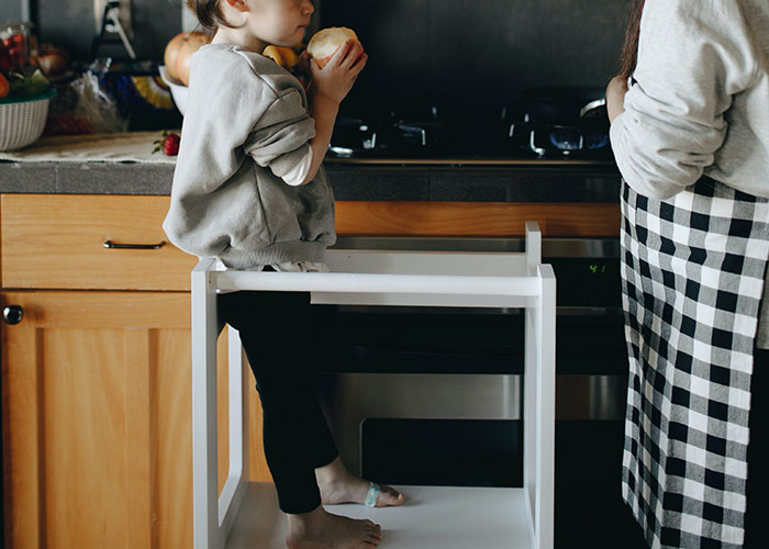 “Foil Over Your Windows”: 30 Of The Best ‘Poor People’ Life Hacks