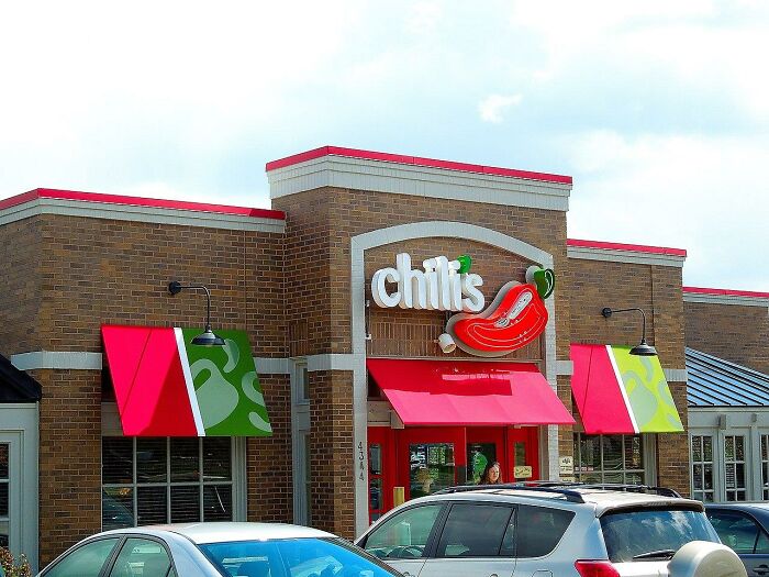 “Their Kitchen Is Comprised Entirely Of Microwaves”: 30 Of The Absolute Worst Chain Restaurants