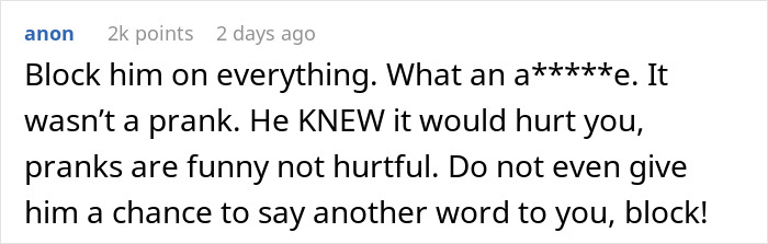 Guy 'Pranks' His GF Of 5 Years With A Fake Proposal, Cries When She Dumps Him Guy 'Pranks' His GF Of 5 Years With A Fake Proposal, Cries When She Dumps Him
