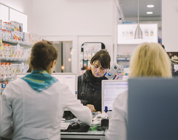 Boss Demands A Doctor’s Note To Allow This Cashier To Drink At The Register, Doc Doesn’t Hold Back Boss Demands A Doctor’s Note To Allow This Cashier To Drink At The Register, Doc Doesn’t Hold Back