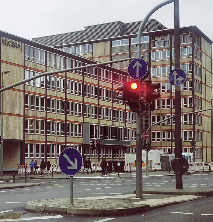 “There Was A Legal Age For Caffeine”: 50 Hilariously Silly Things People Believed To Be True